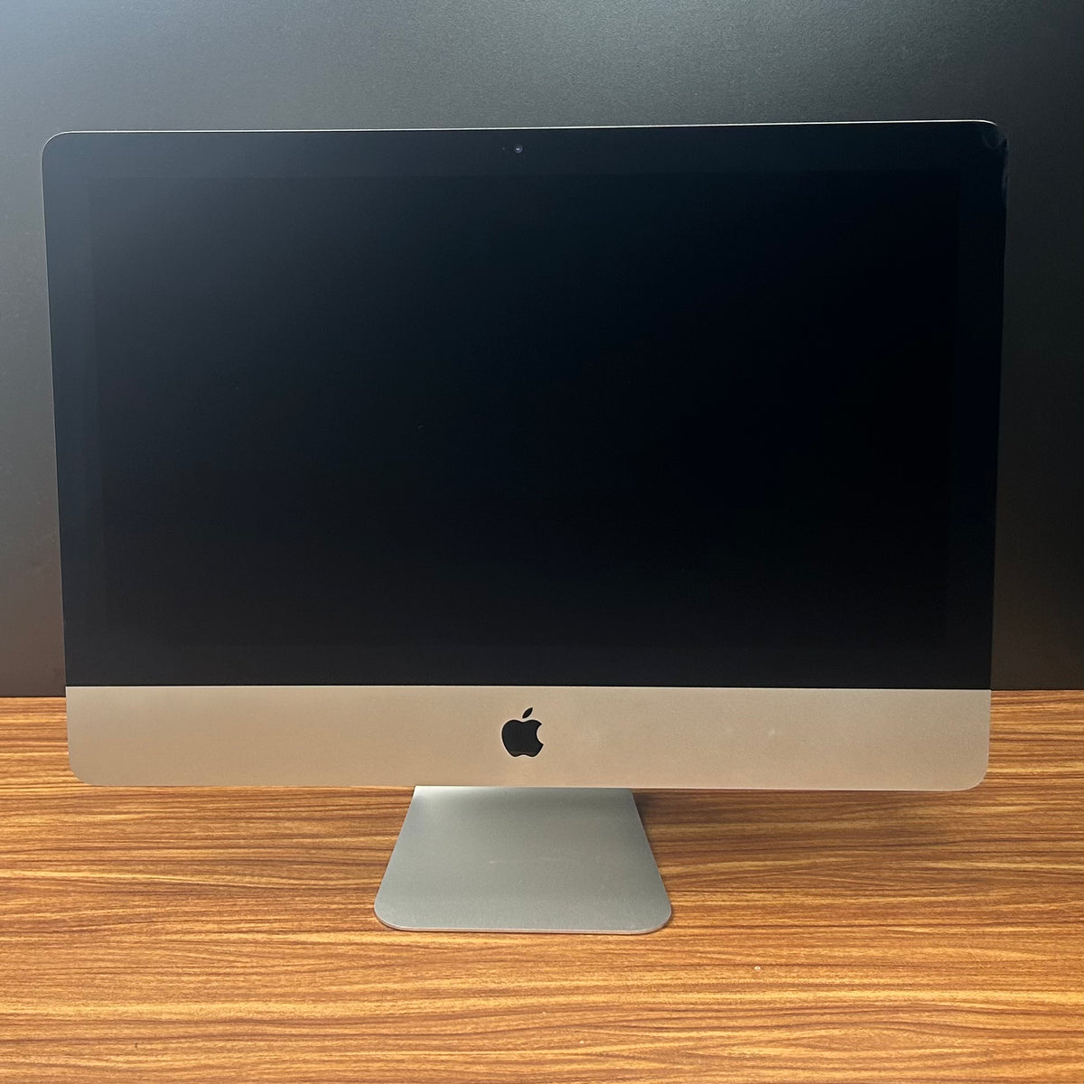 iMac 2017 Usado 21" | i5 3.4GHZ, 8GB RAM, 1TB FUSION DRIVE | TrocaTech