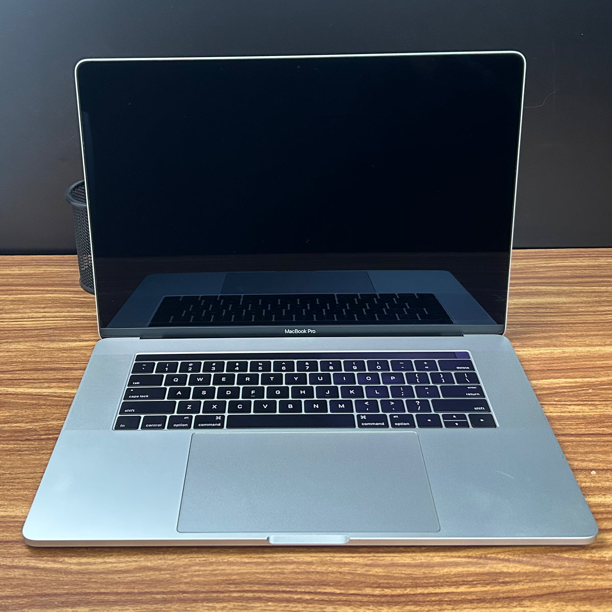 MacBook Pro 2016 Usado 15" | i7, 16GB RAM, 500GB | TrocaTech