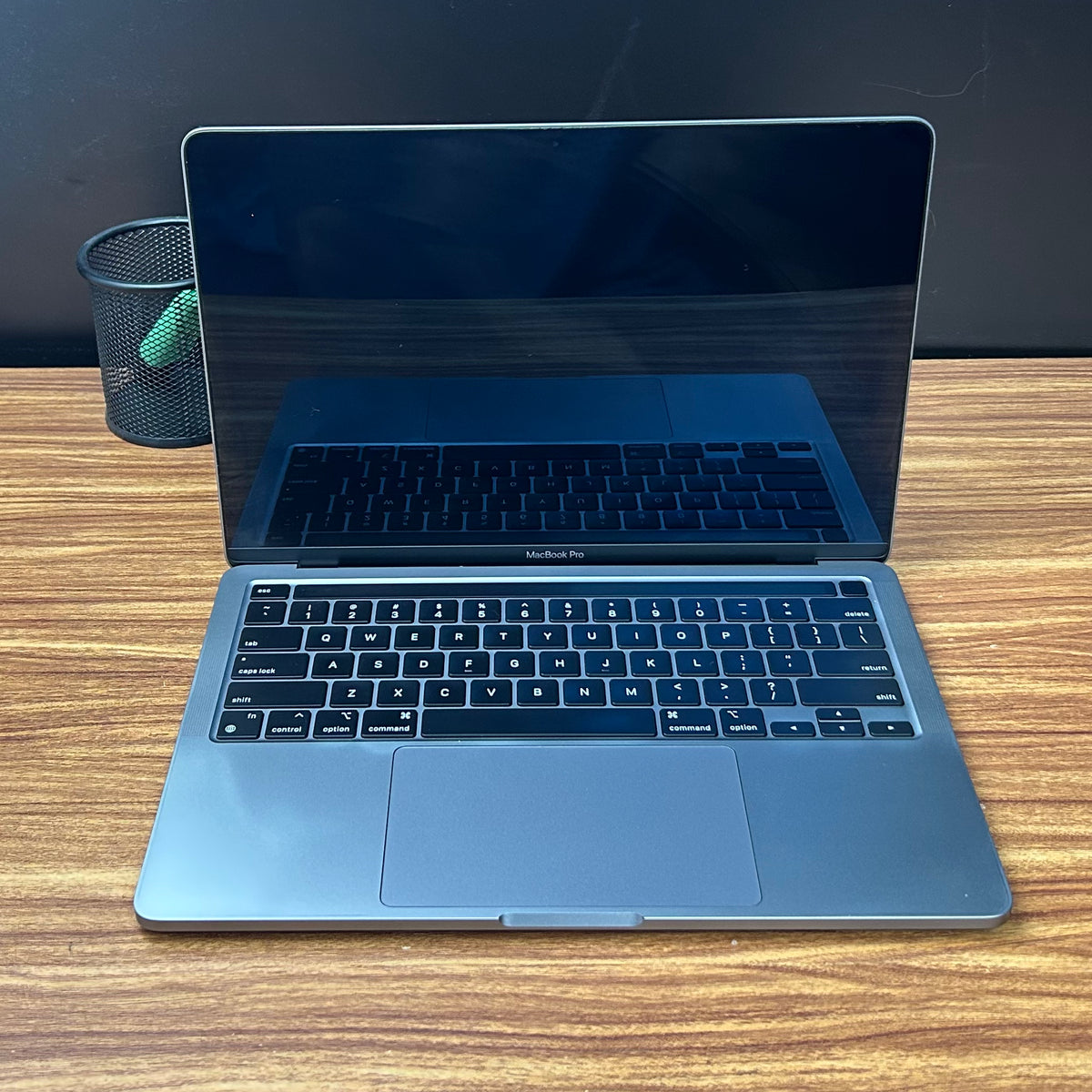 MacBook Pro 2020 Usado 13" | M1, 8GB RAM, 256GB | TrocaTech