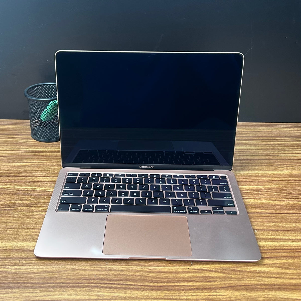 MacBook Air 2020 Usado 13" | i5, 8GB RAM, 500GB | TrocaTech