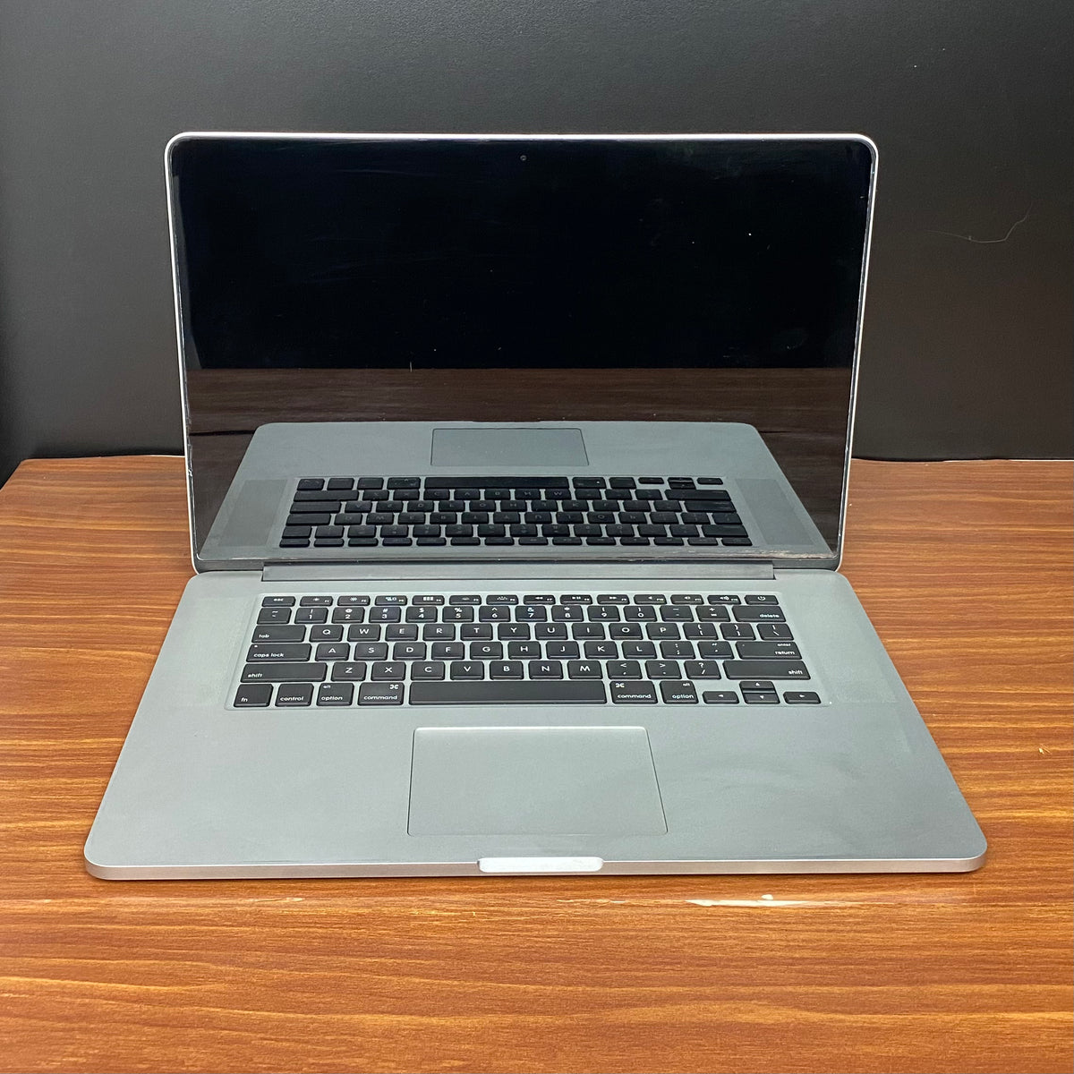 MacBook Pro 2015 Usado 15" | i7, 16GB RAM, 500GB | TrocaTech