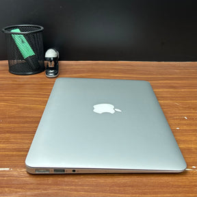 MacBook Air 2015 Usado 11" | i5, 4GB RAM, 128GB | TrocaTech