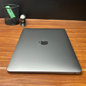 MacBook Air 2020 Usado 13" | i5, 8GB RAM, 500GB | TrocaTech