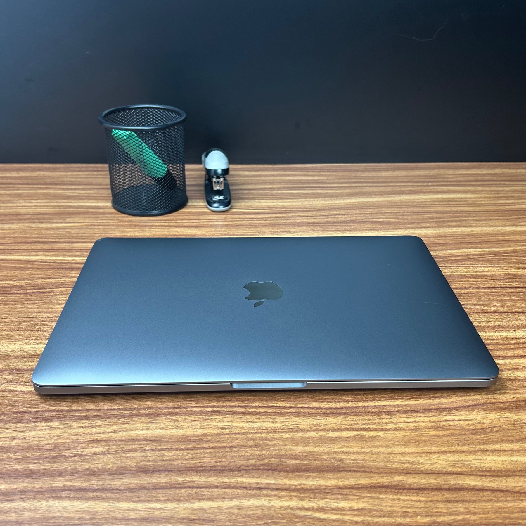 MacBook Pro 2020 Usado 13" | M1, 8GB RAM, 500GB | TrocaTech