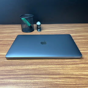 MacBook Pro 2020 Usado 13" | M1, 8GB RAM, 500GB | TrocaTech