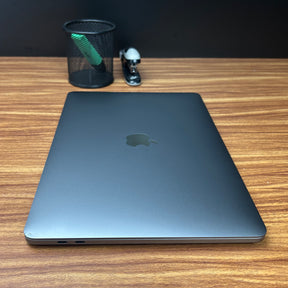 MacBook Pro 2020 Usado 13" | M1, 8GB RAM, 500GB | TrocaTech