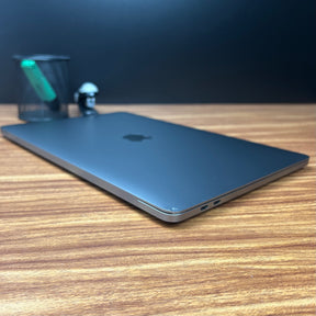 MacBook Pro 2020 Usado 13" | M1, 8GB RAM, 500GB | TrocaTech