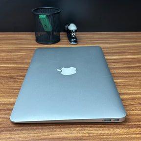 MacBook Air 2013 Usado 11" | I5 , 4GB RAM, 256GB | TrocaTech