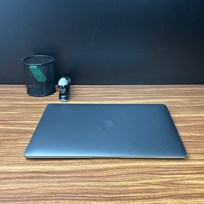MacBook Air 2020 Usado 13" | i5, 8GB RAM, 500GB | TrocaTech