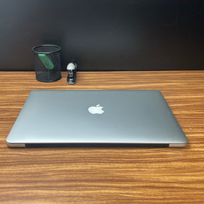 MacBook Pro 2015 Usado 15" | i7, 16GB RAM 256GB | TrocaTech