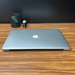 MacBook Pro 2015 Usado 15" | i7, 16GB RAM, 256GB | TrocaTech