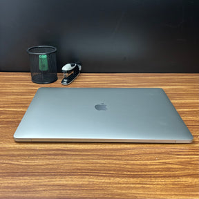MacBook Pro 2016 Usado 15" | i7, 16GB RAM, 500GB | TrocaTech