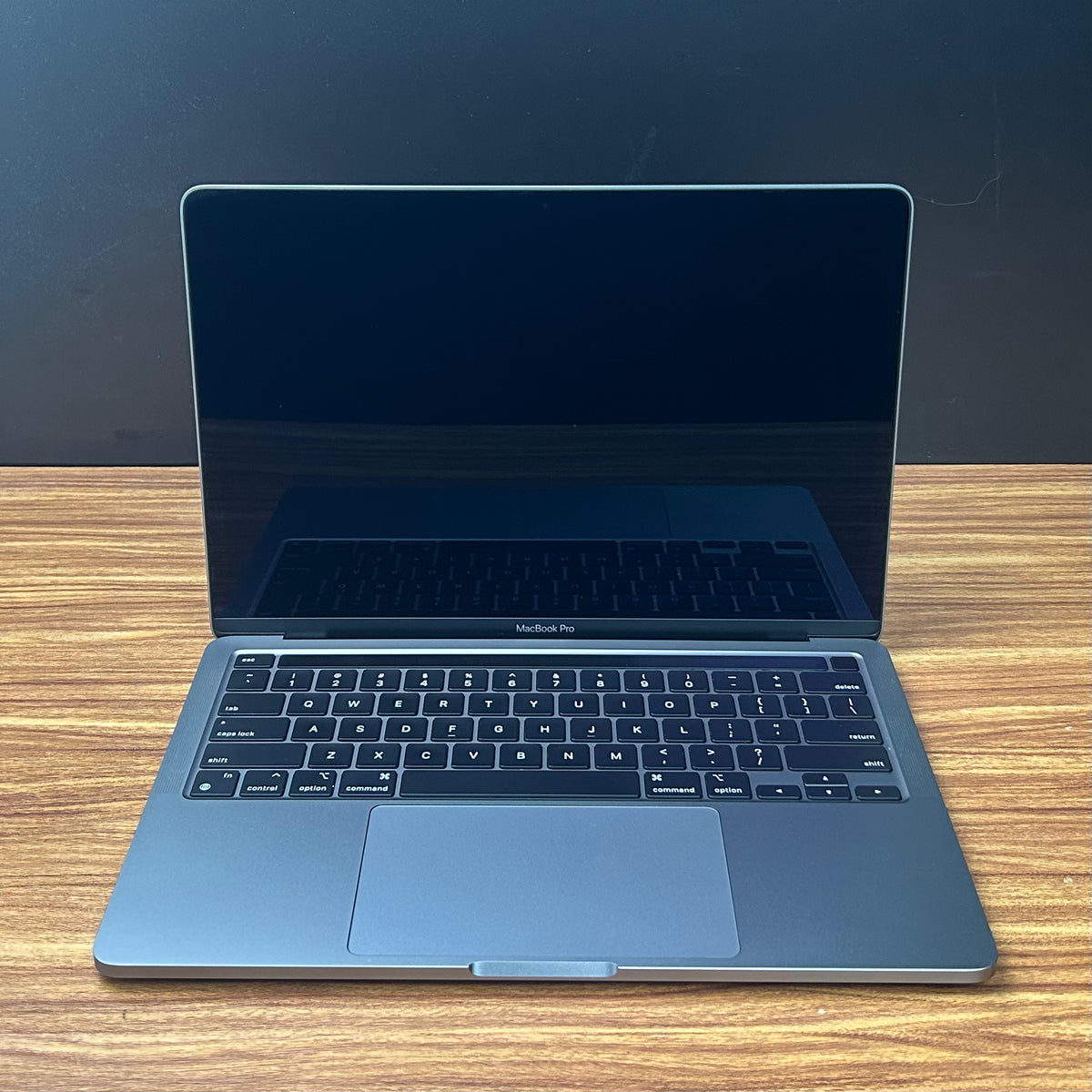 MacBook Pro 2020 Usado 13" | M1, 8GB RAM, 256GB | TrocaTech
