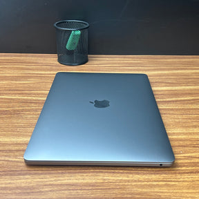 MacBook Pro 2020 Usado 13" | M1, 8GB RAM, 256GB | TrocaTech