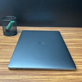 MacBook Pro 2019 Usado 15" | i9, 16GB RAM, 500GB SSD | TrocaTech