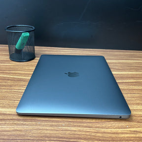 MacBook Air 2019 Usado 13" | i5, 8GB RAM, 256GB | TrocaTech