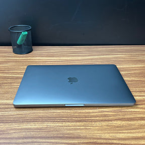 MacBook Pro 2020 Usado 13" | M1, 8GB RAM, 256GB | TrocaTech