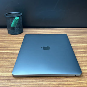 MacBook Pro 2020 Usado 13" | M1, 8GB RAM, 256GB | TrocaTech