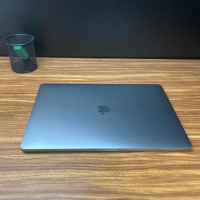 MacBook Pro 2016 Usado 15" | i7, 16GB RAM, 500GB | TrocaTech