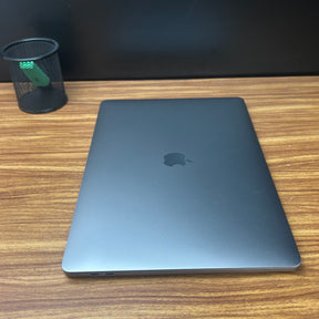 MacBook Pro 2016 Usado 15" | i7, 16GB RAM, 500GB | TrocaTech