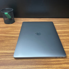 MacBook Pro 2016 Usado 15" | i7, 16GB RAM, 500GB | TrocaTech